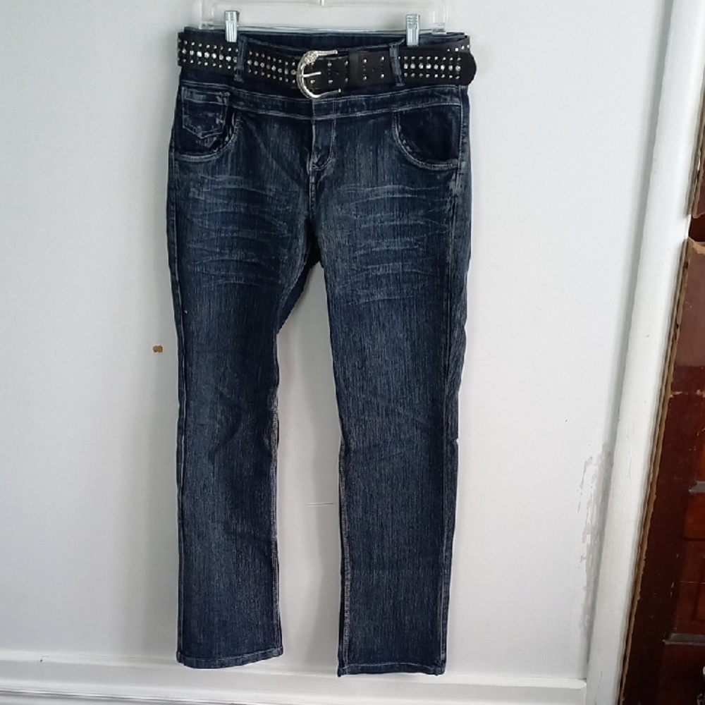 Classic Blue Straight Leg Jeans with Contrast Stitching